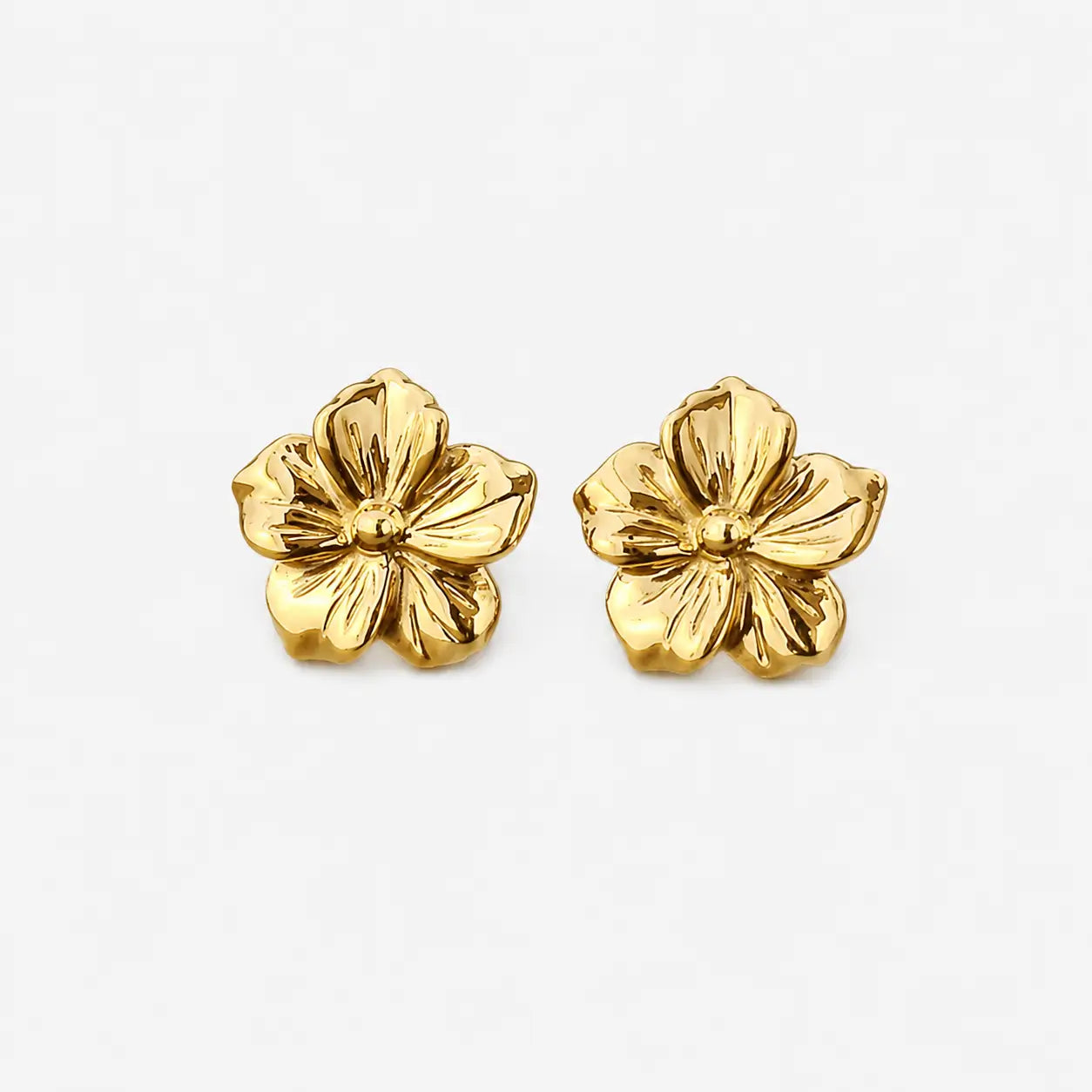 First Arrow's 18k Gold Flower M Pierced Earring