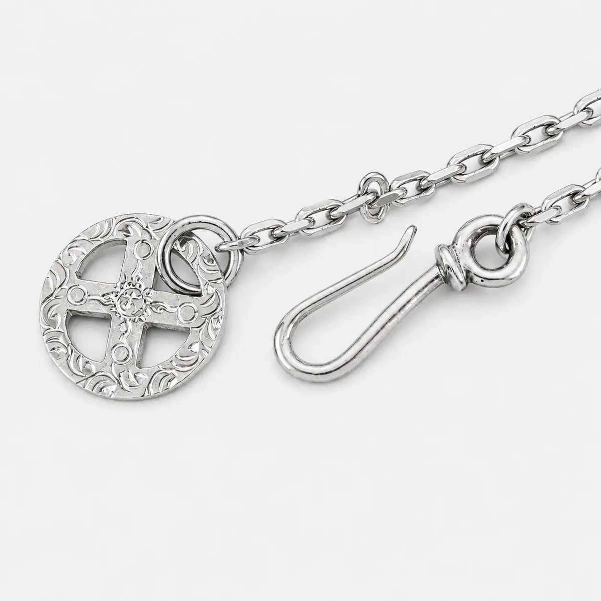 First Arrow's Size Small Silver Chain With Medicine Wheel