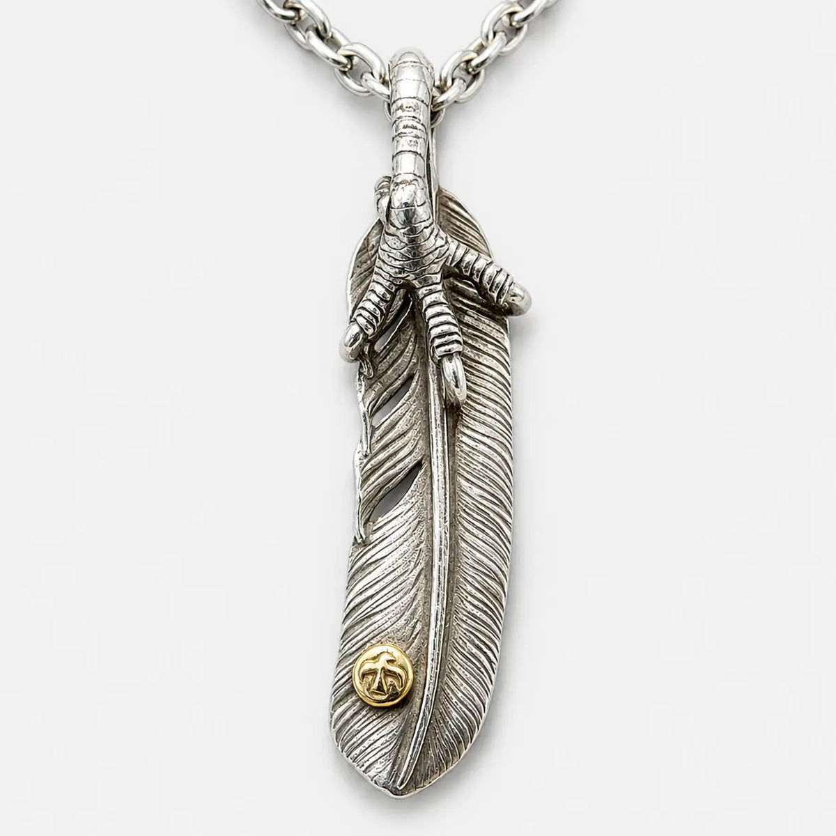 Goros Feather With Silver Claw With Metal Pendant Setup
