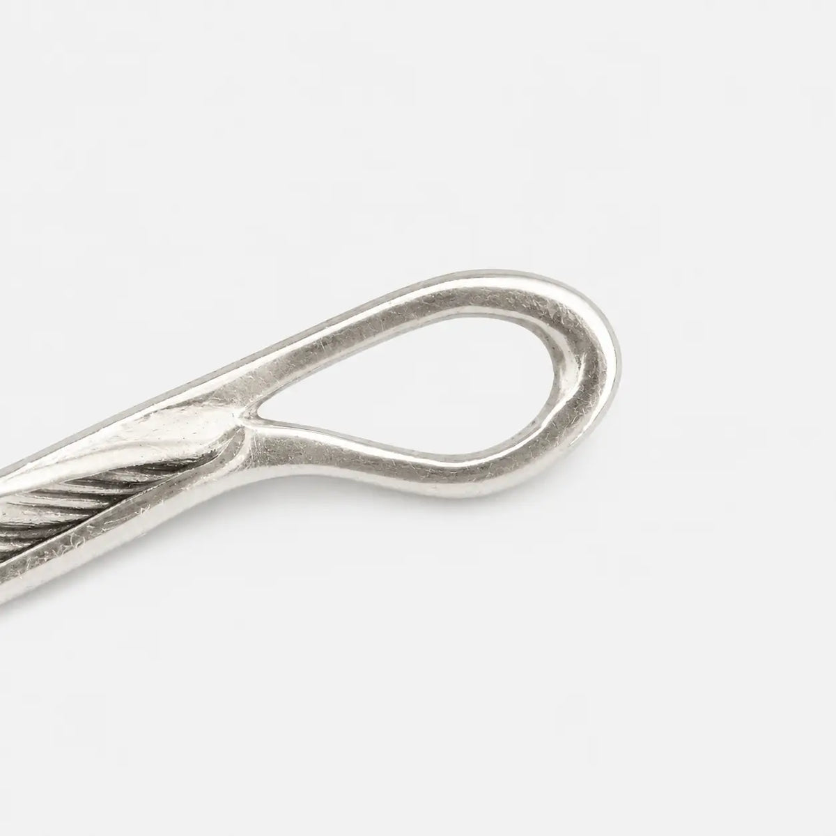 Goros Plain Feather - Facing Left