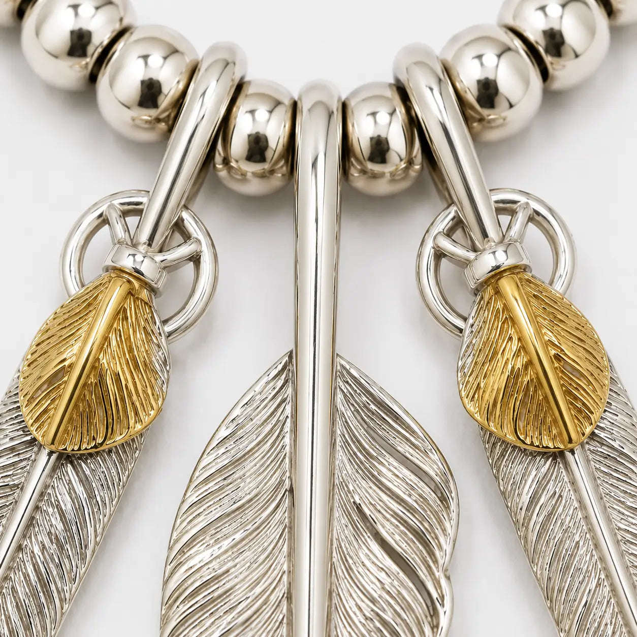 Goros Plain Feather With Silver Beads Setup