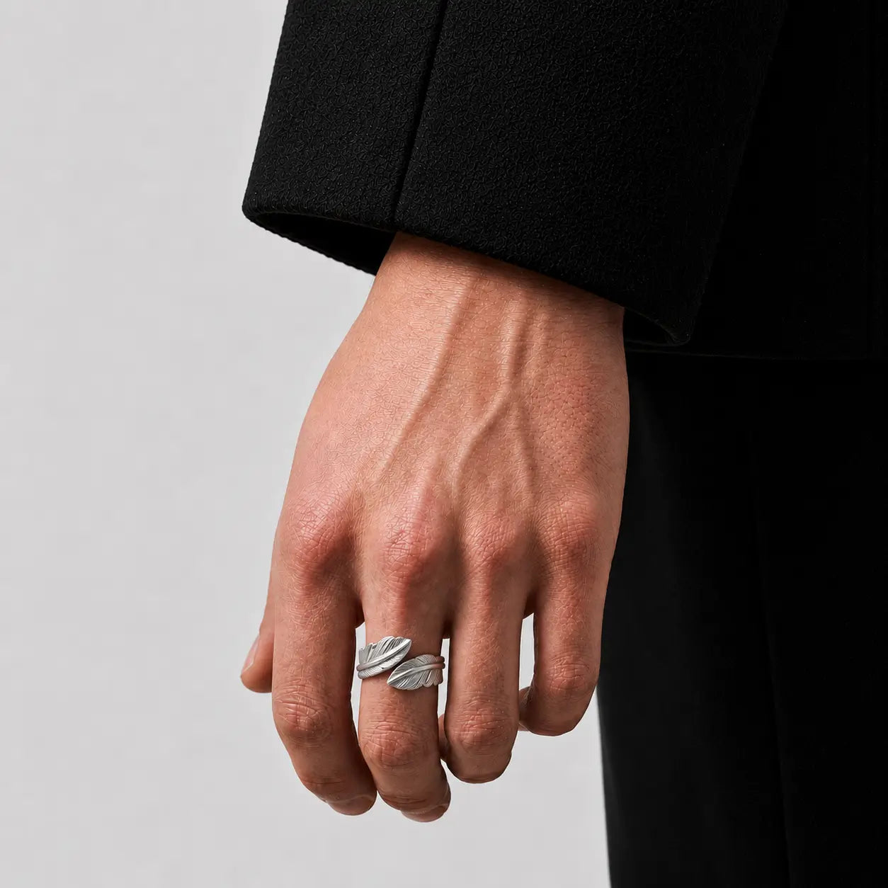 Tady King Double Feather Tail Ring