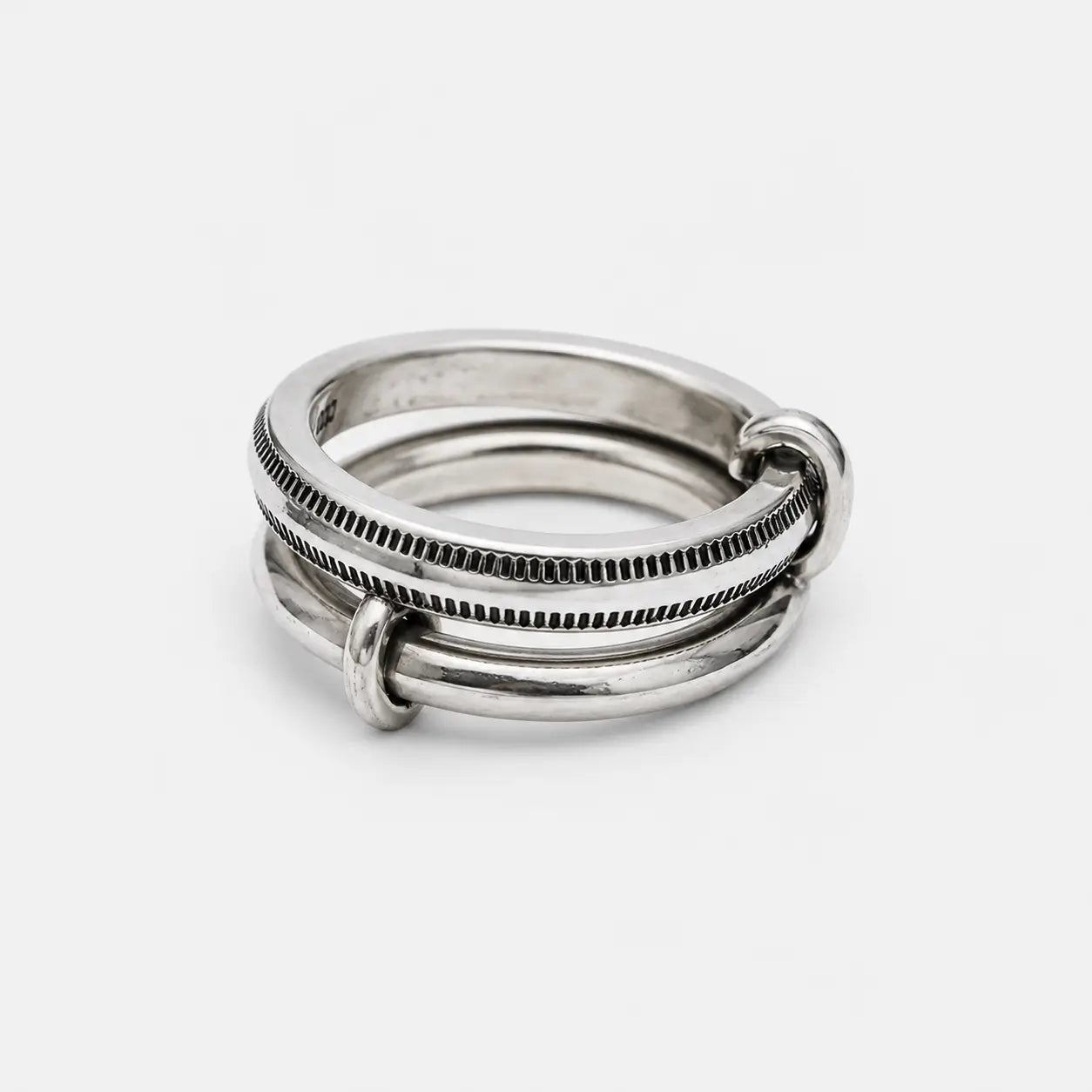 Werkstatt München Long Link Connected Ring